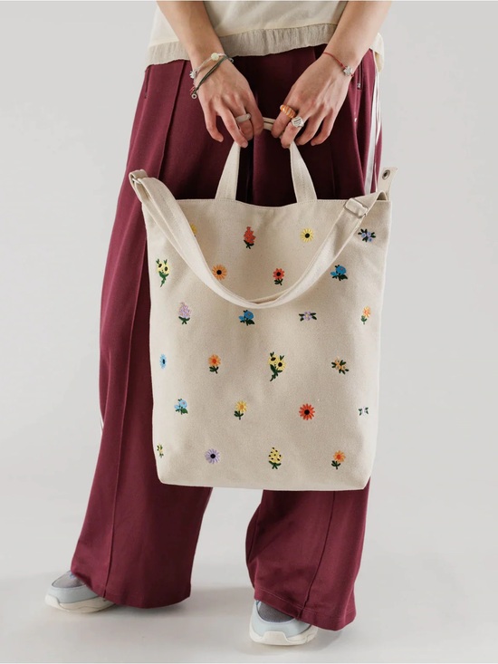BAGGU Handbags - BAGGU / The Embroidered Ditsy Floral Duck Tote Bag